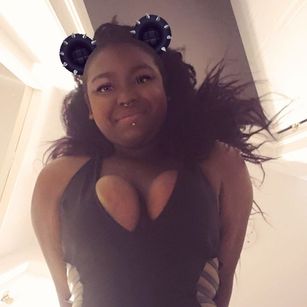 Model - Eloie Mei Pride Busty