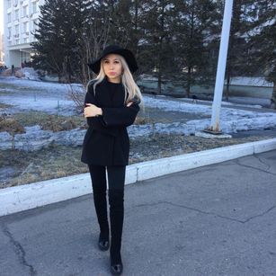 Model - SabrinaCuteGirl dildo