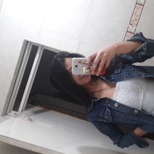 Model - Nathalie petite