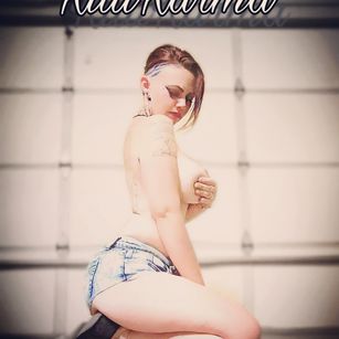 Model - MissKittiKarma bootylicious