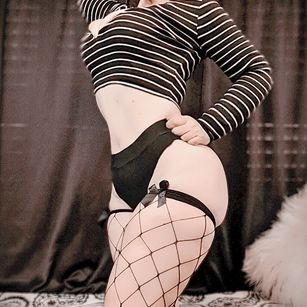 Model - MissKittiKarma 36dd