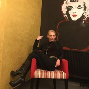 Model - Mistress Lady Quinn findom