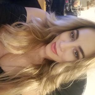 Model - KellySquirts sexy