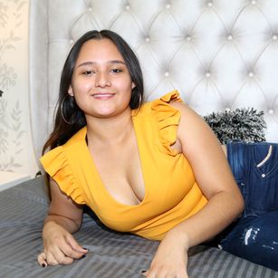 Model - Emily HotStar college