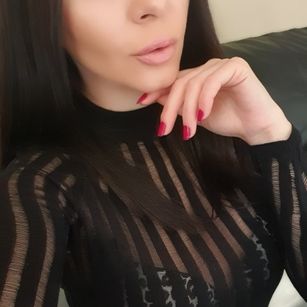 Model - BlackQueen69 feet