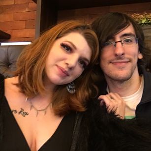 Model - Violet blonde