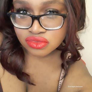 Model - annakakes Ebony