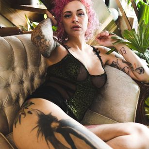 Model - Vanp Suicide fetish