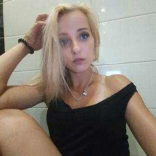 Model - NatalieSexy footfetish