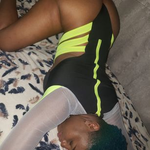 Model - ebony secret squirt