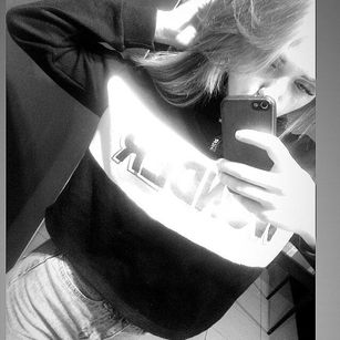 Model - MaryRouds sweet