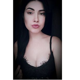 Model - Model Olya brunette