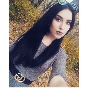 Model - Model Olya brunette