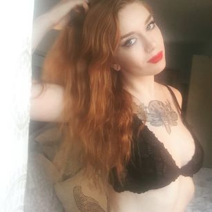 Model - Astrid Luna BOOTY