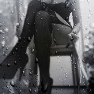 Model - MISTRESS HOT SECRET brunette