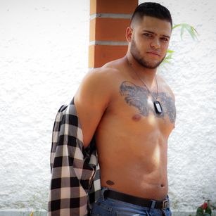 Model - Dirian69 latino