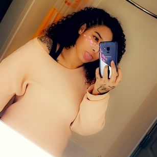 Model - Beautyv fuckable