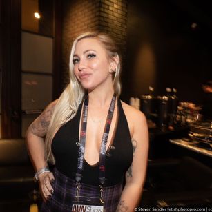 Model - Sorceress Bebe feet