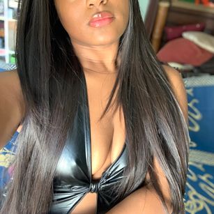 Model - Goddess Alina Paypiggy