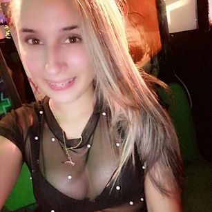 Model - AHotAss4U teen