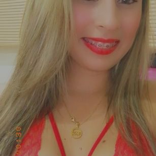 Model - AHotAss4U feet