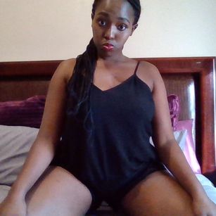 Model - AfricanBubby kissing