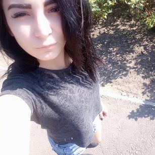 Model - Leila Wild sexy