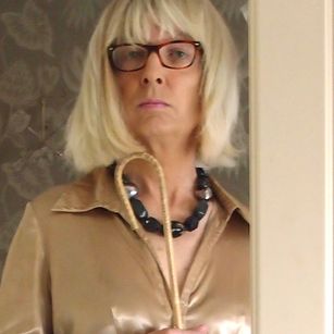 Model - Lisa Smiles slave