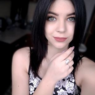 Model - Anastacia love striptease