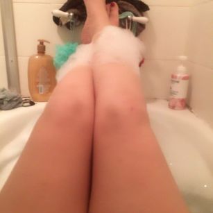 Model - Pheonixpeaches wet