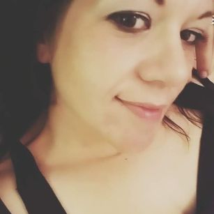 Model - Pheonixpeaches vibrator