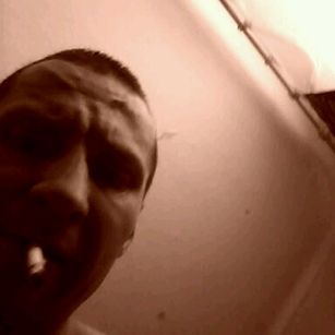 Model - jimmi32h shaved