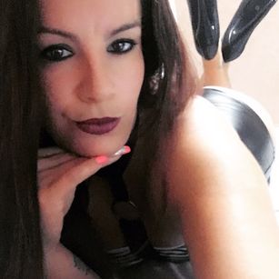 Model - Amber Douglas mommy