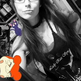 Model - Lady RiasSyn footfetish