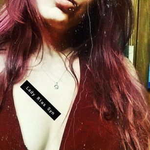 Model - Lady RiasSyn bondage