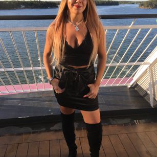 Model - Julia Loves To Masturbate roleplay