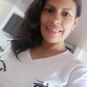 Model - lalore caliente