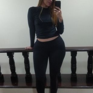 Model - LiannSwarovski blowjob