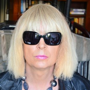 Model - Lisa Smiles dom