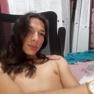 Model - dylan Blonde