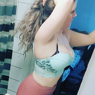 Model - Skylar masturbate