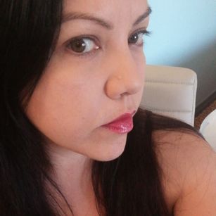 Model - EmilieBrit footfetish