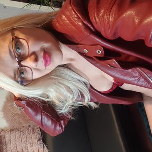 Model - GiaPeach sexy