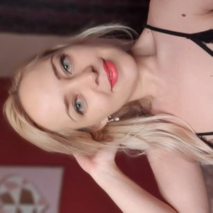 Model - GiaPeach bigass