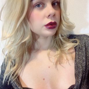 Model - Monika beautiful