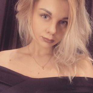 Model - Monika blond