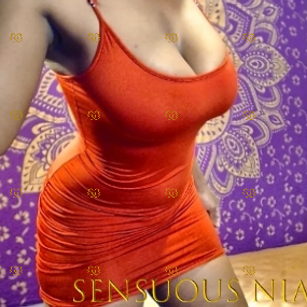 Model - Nia Farah Ebony