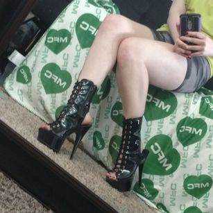 Model - Minny Minx BOOTY