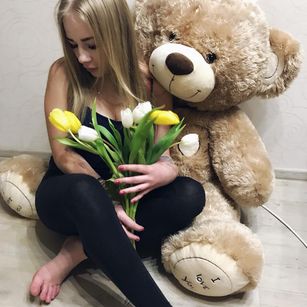 Model - Camila Dream Blonde