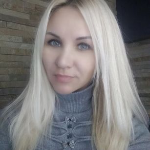 Model - Karimika blond